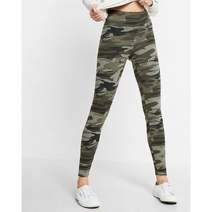 EXPRESS 💚 camo stretch leggings